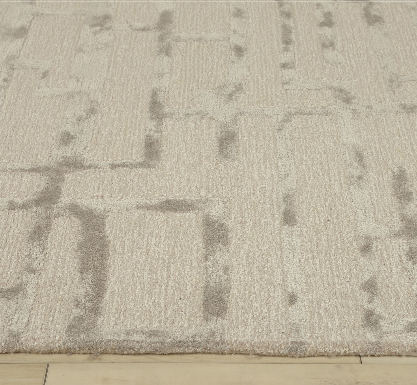 8' x 10' modern rug with a geometric prism pattern