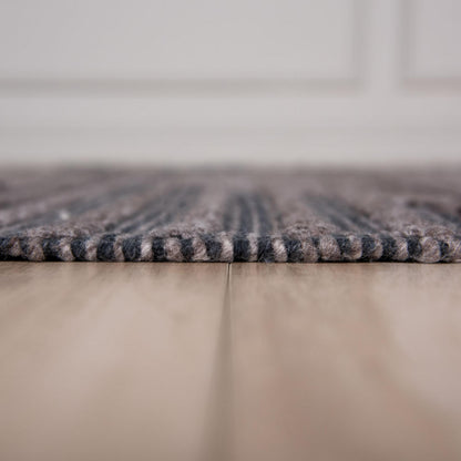 Contemporary rug, 9' x 12'.