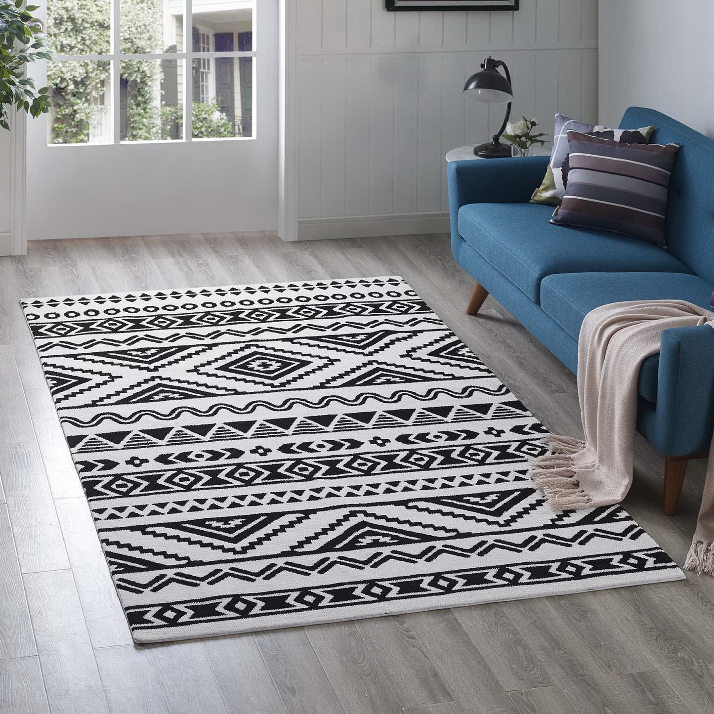 Modway Outlet Haku Geometric Moroccan Tribal 5x8 Area Rug by Modway  Living Room Rugs Black and White - R-1010A-58