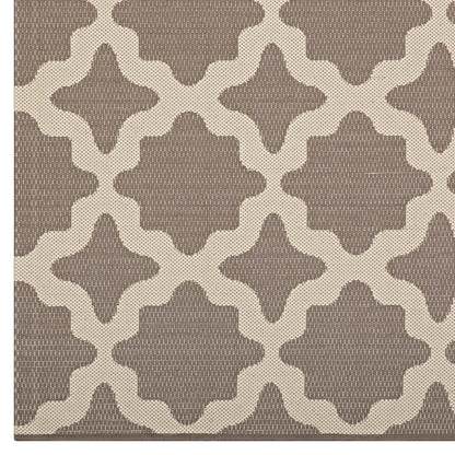 Taupe and beige woven rug with a Moroccan Trellis lattice pattern.