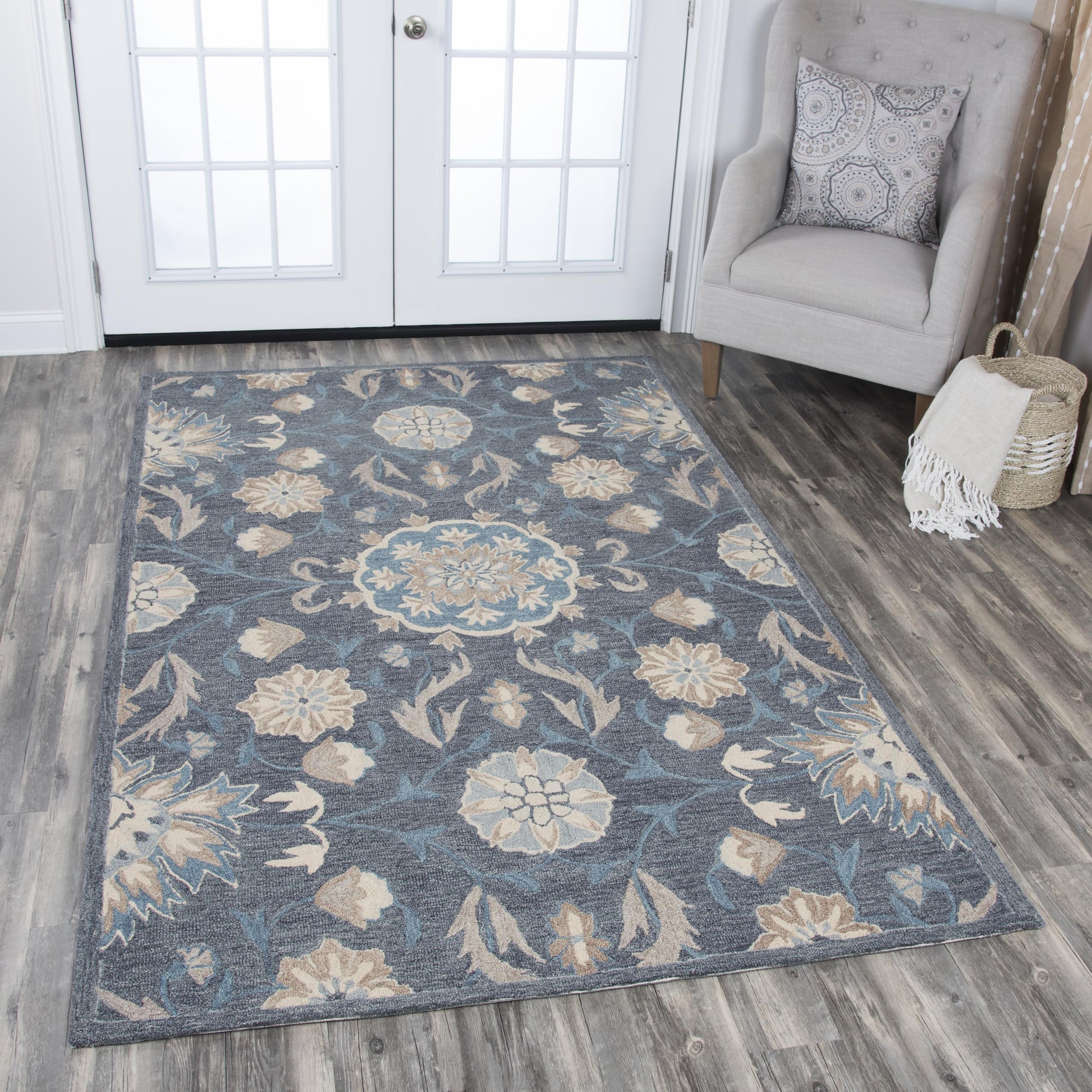 Traditional 5' x 8' rug.