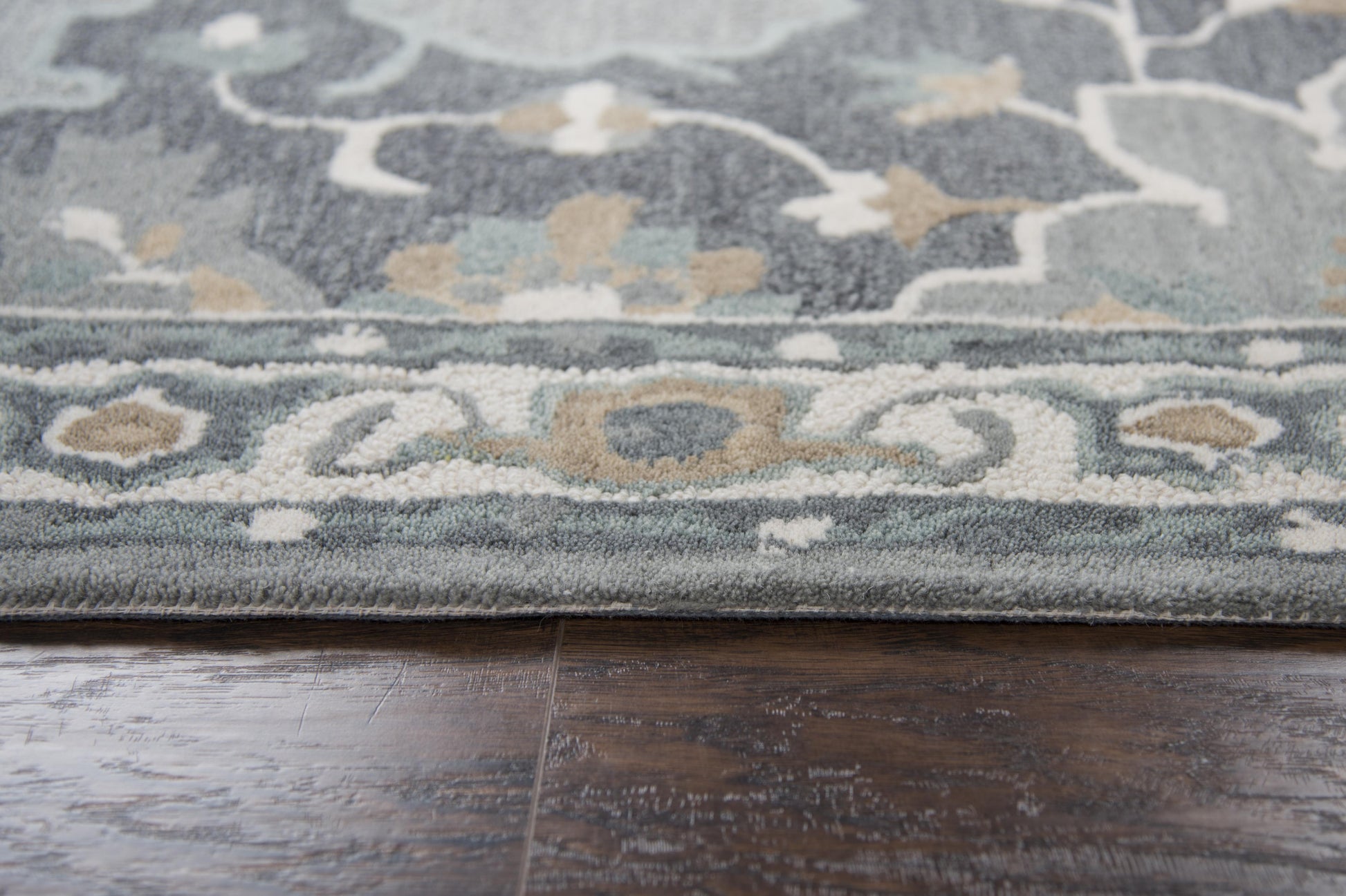 Resonant Traditional rug, 5' x 8'.