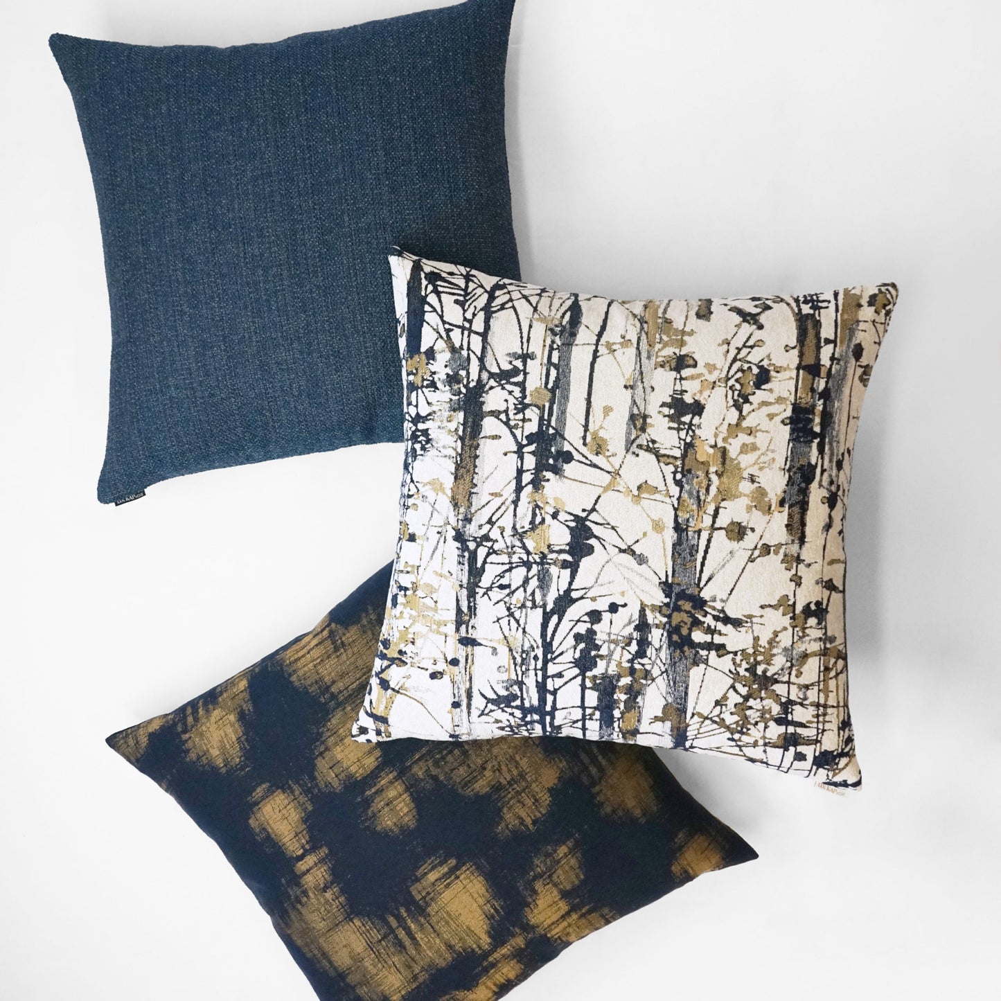 D.V. KAP HOME   24" x 24" Swagster Pillow - Sapphire Modern, Abstract    - 3386-S-2424