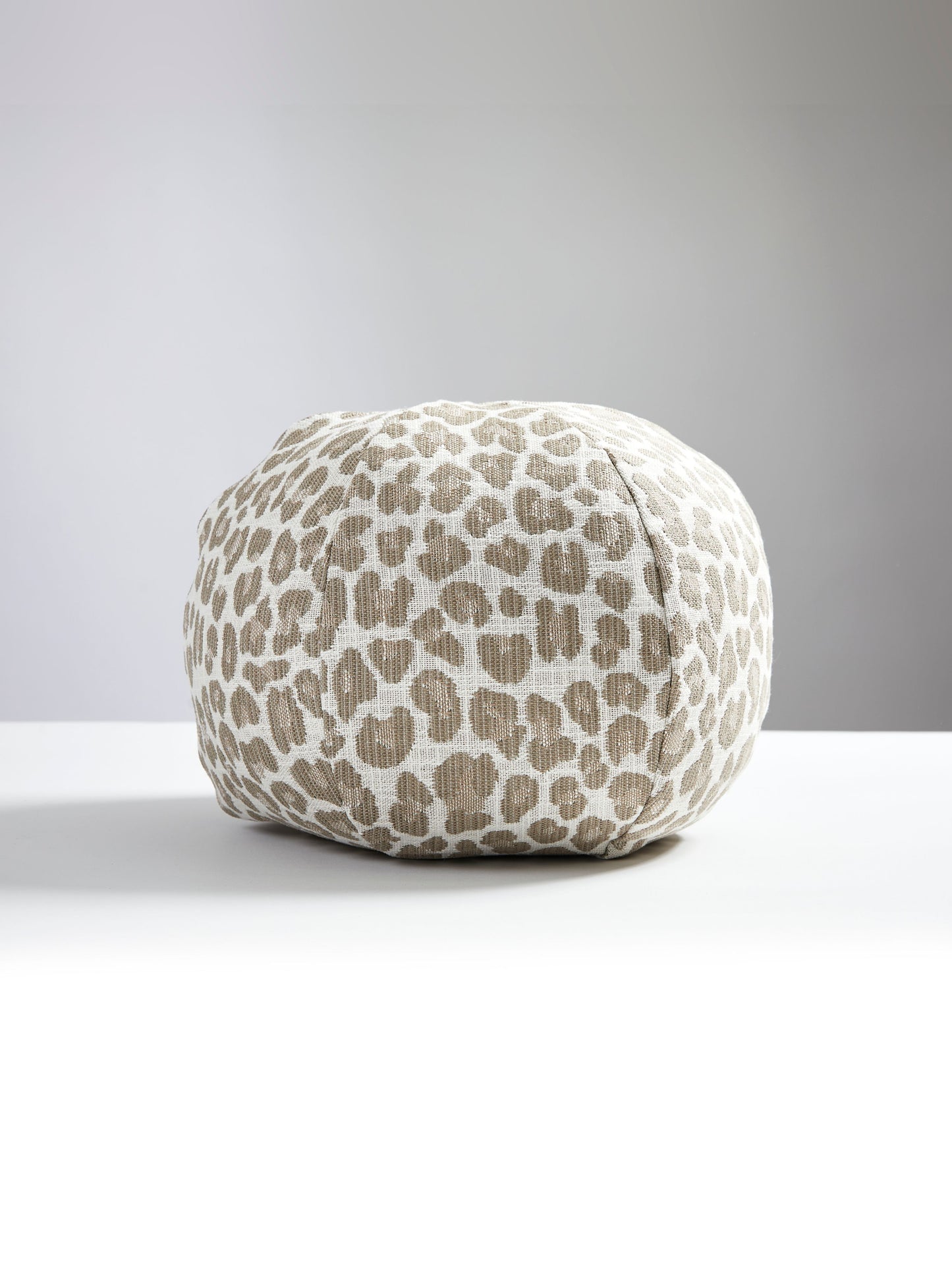 SCALAMANDRE PILLOWS   ABSTRACT 
ANIMAL SKIN ROUND    - SC 0001SBENGPILL