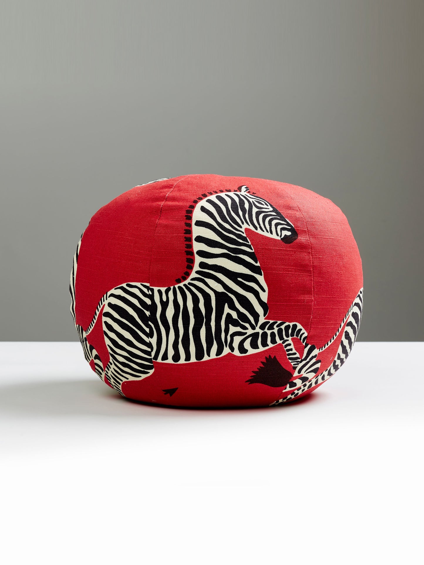 SCALAMANDRE PILLOWS   BIRD / ANIMAL ROUND    - SC 0001SZEBRAPIL