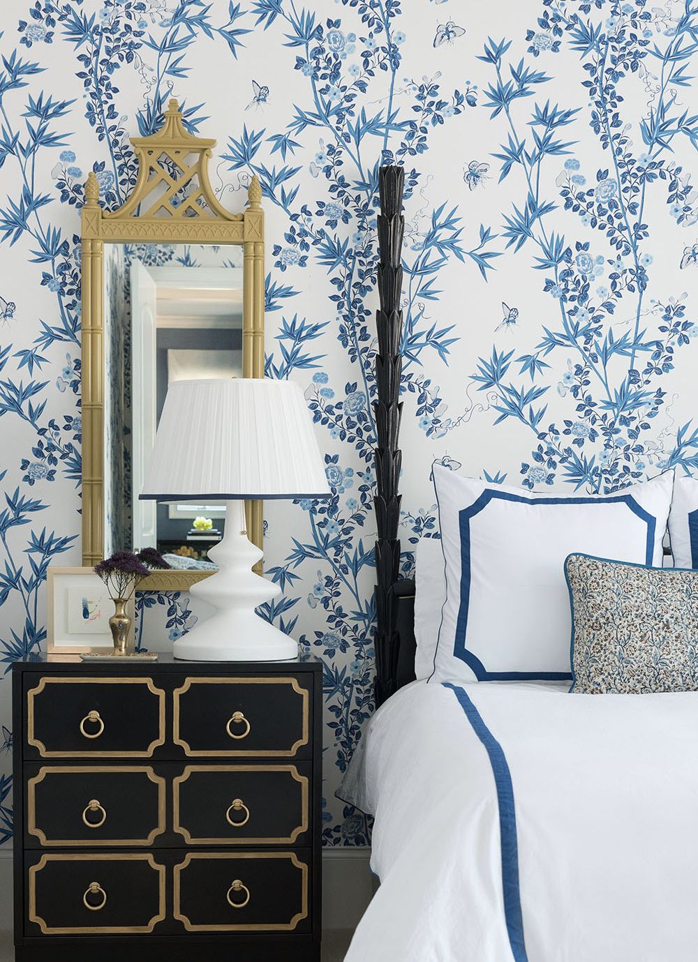 SCALAMANDRE  JARDIN DE CHINE BIRD , ANIMAL 
BOTANICAL , FOLIAGE 
CHINOISERIE 
FLORAL PORCELAIN   - SC 0002WP88375 NEW SKU # SCWP883750002