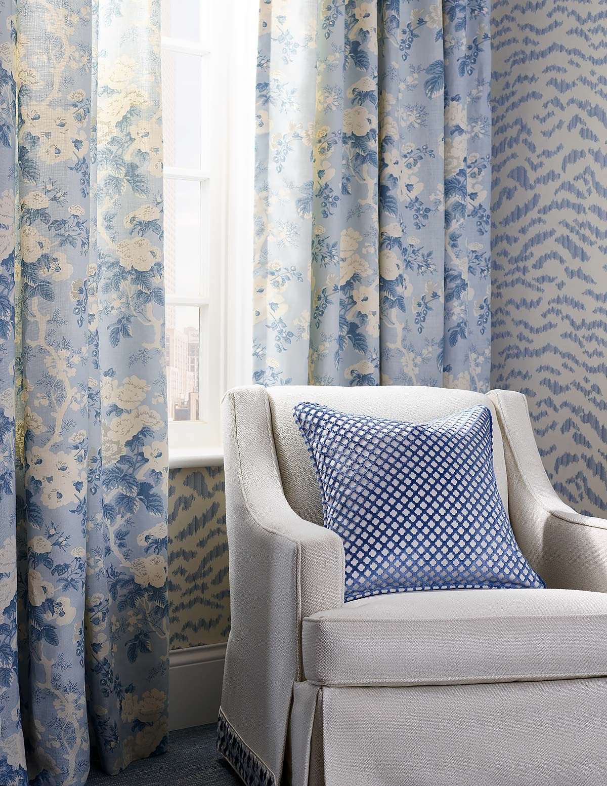 SCALAMANDRE  TIGRESS WALLCOVERING ANIMAL SKIN SKYLINE   - SC 0002WP88506 NEW SKU # SCWP885060002