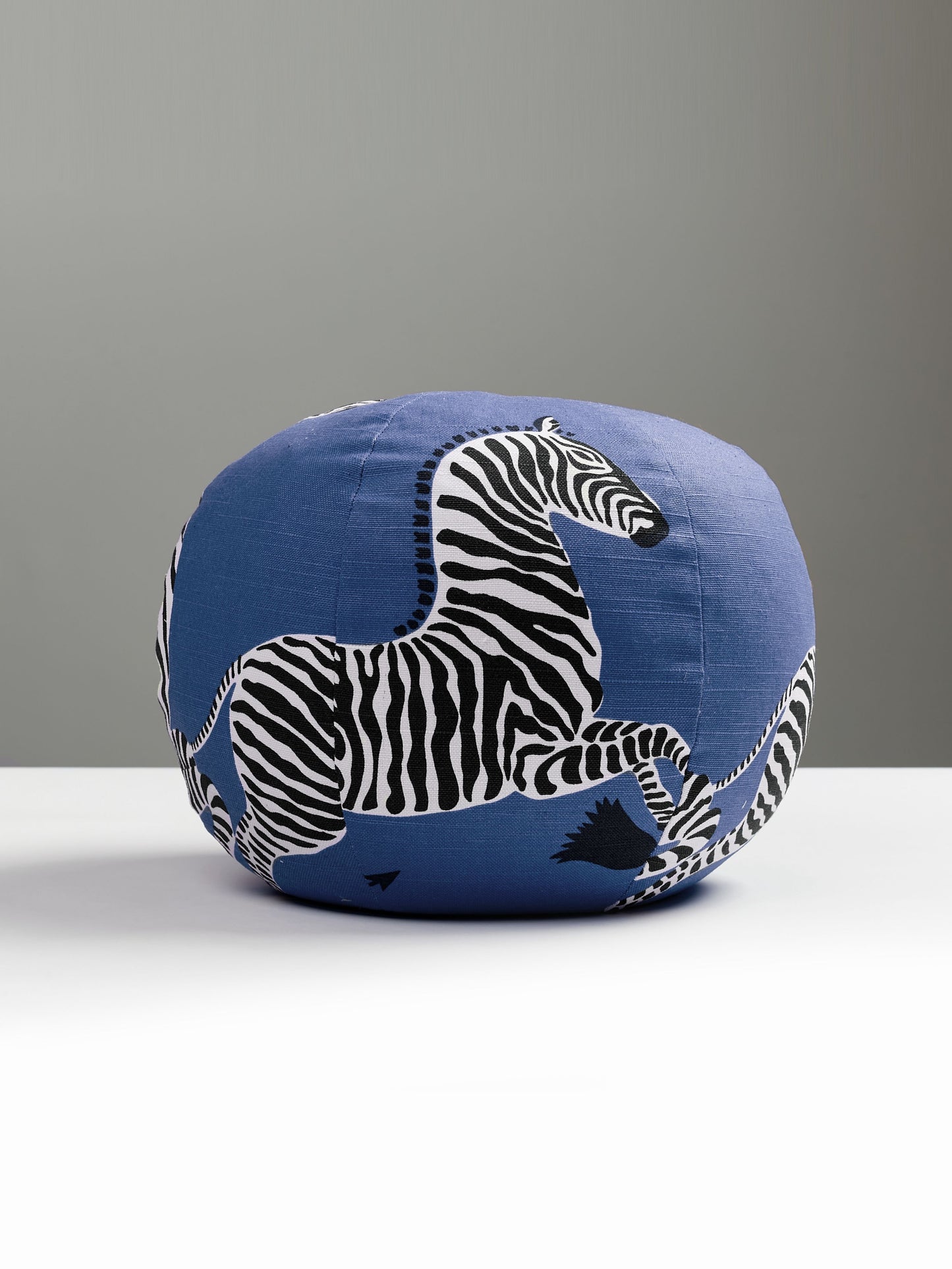 SCALAMANDRE PILLOWS   BIRD / ANIMAL ROUND    - SC 0005SZEBRAPIL