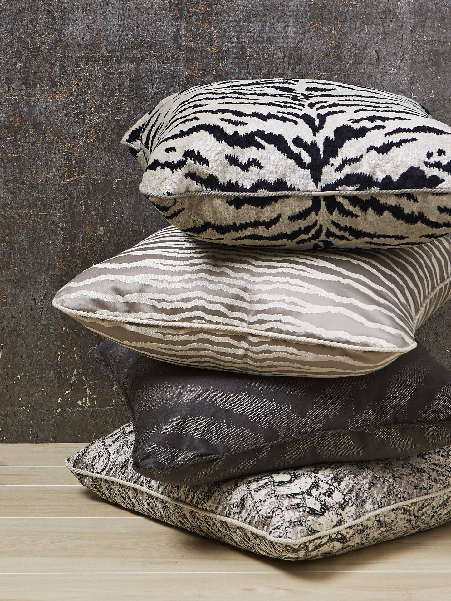 SCALAMANDRE  TIGRE FABRIC OFF-WHITE & BLACK   - SC 000626167MMA NEW SKU # SC26167MMA0006