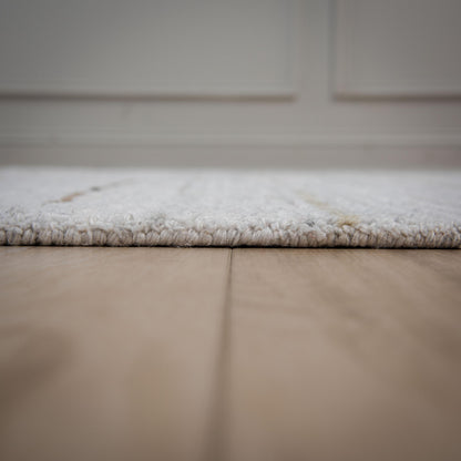 Casual rug, 8' x 10'.