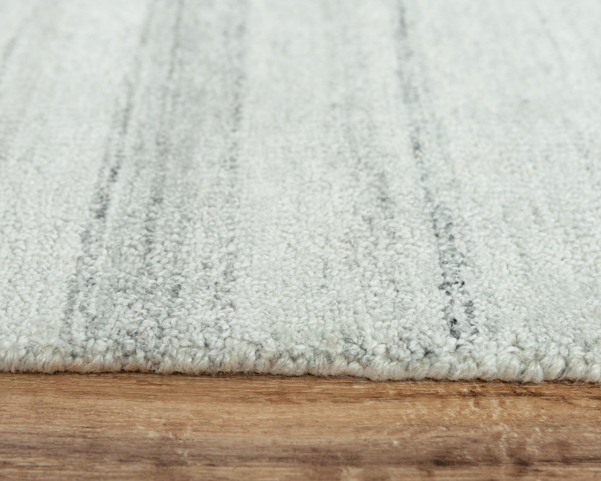 Transitional style rug, 5' x 8'.