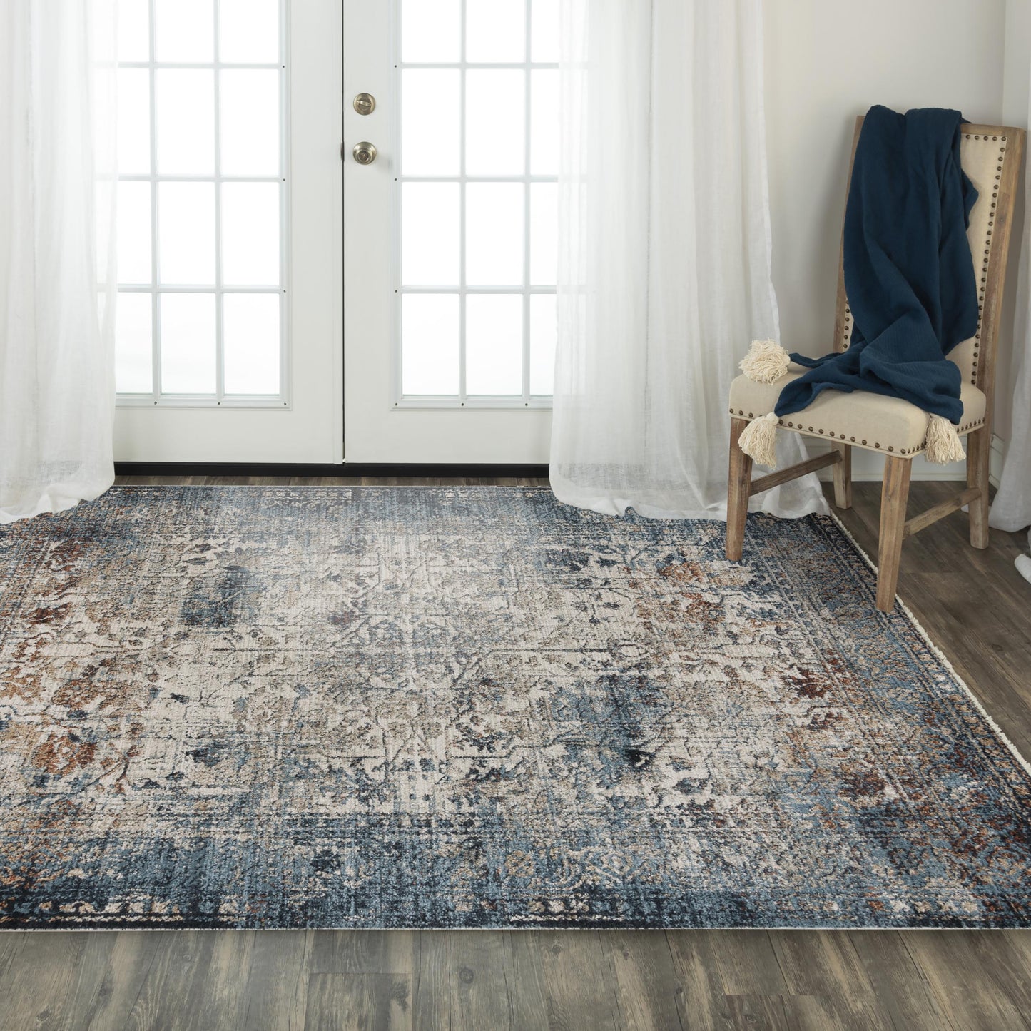 Stratford transitional rug, 4' x 6'.