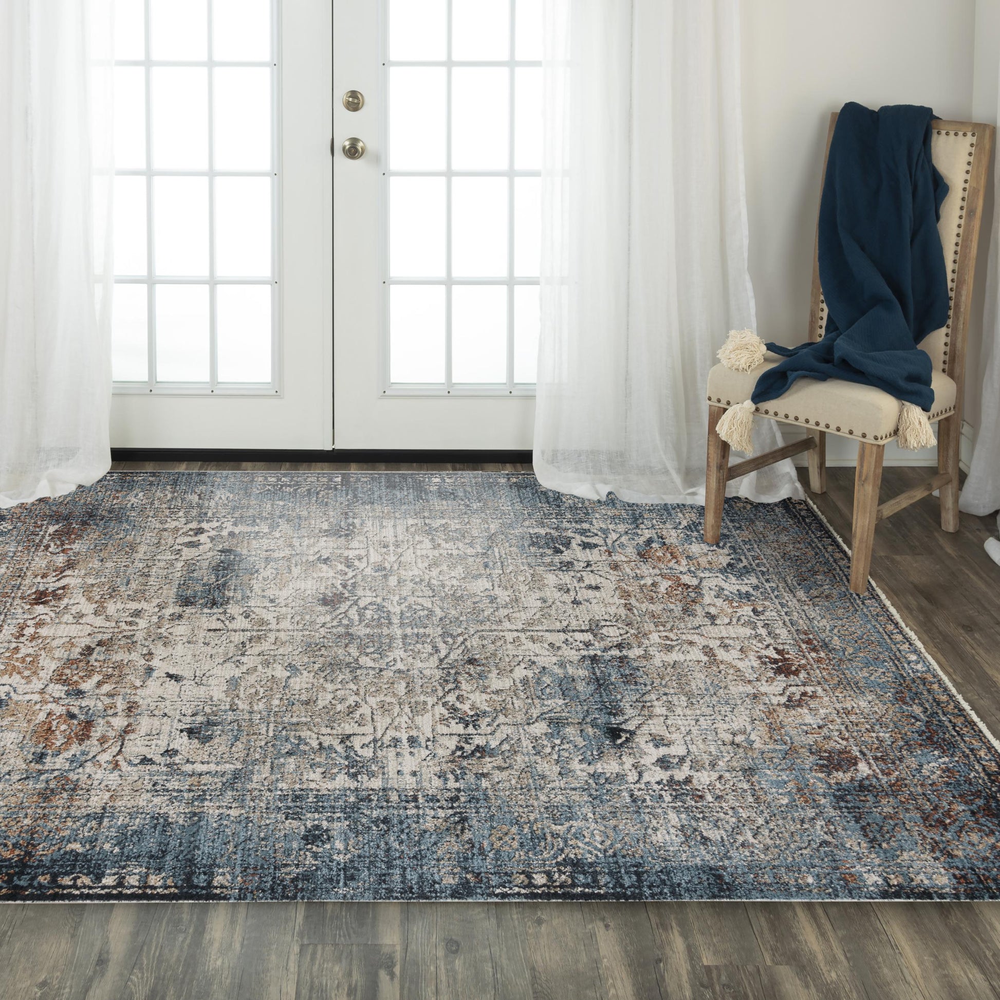 Stratford transitional rug, 4' x 6'.