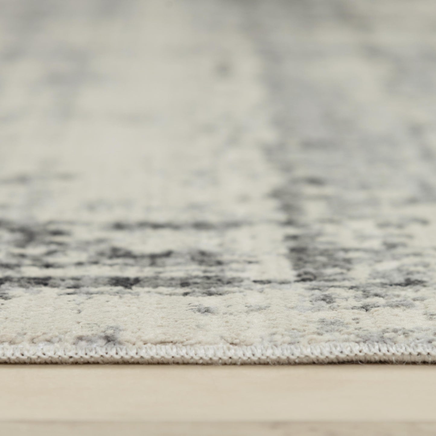 Contemporary rug, 8' x 10'.