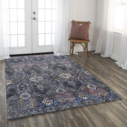 Traditional 9' x 12' rug.