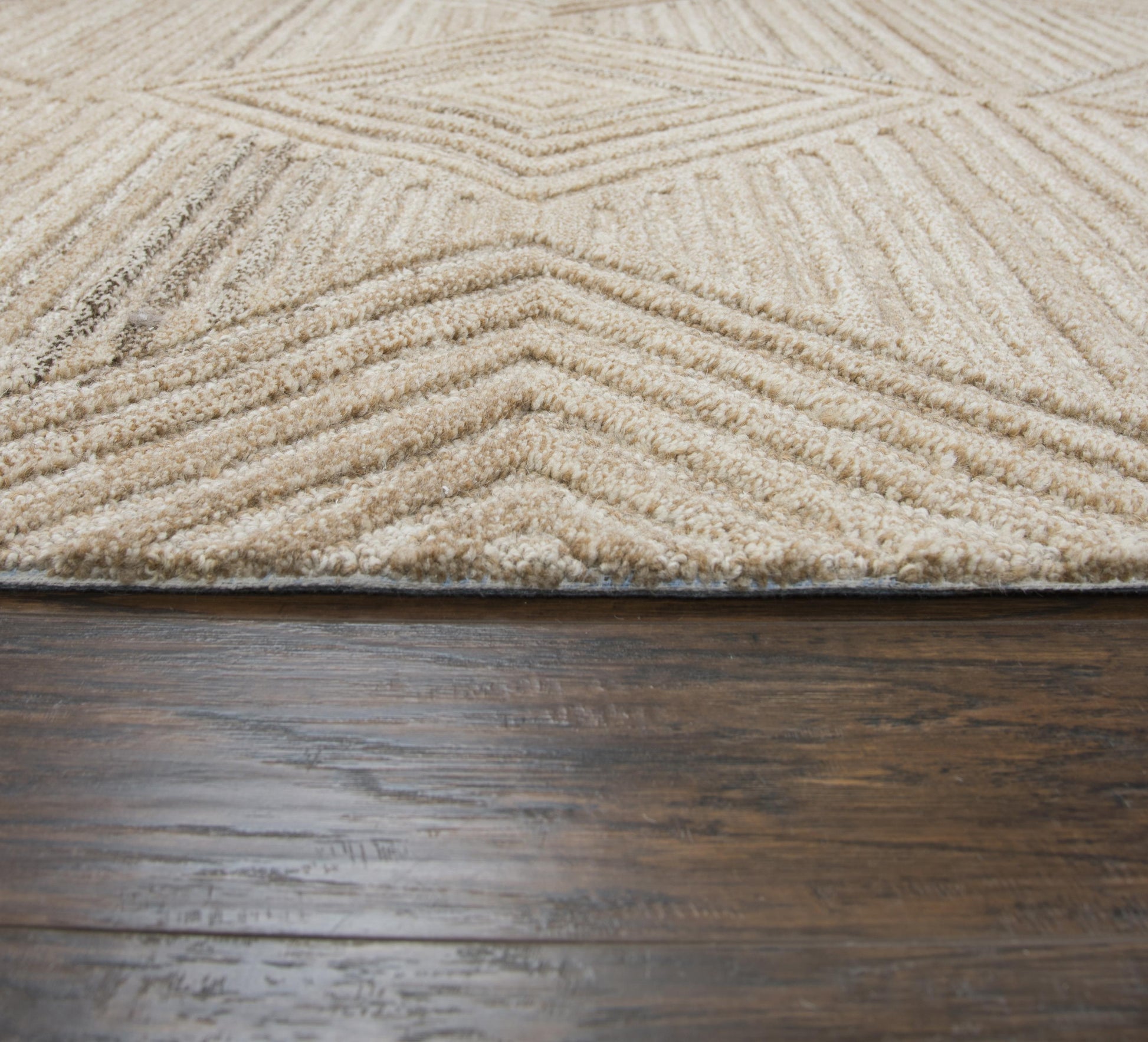 Suffolk Contemporary rug, 2' x 8'.