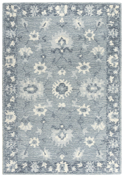 Serena Traditional rug, 5' x 8'.