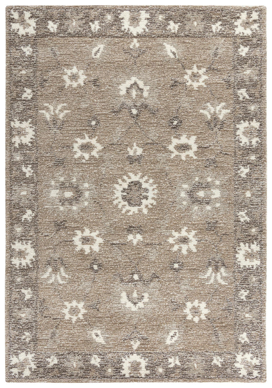 Serena traditional rug, 5' x 8'.