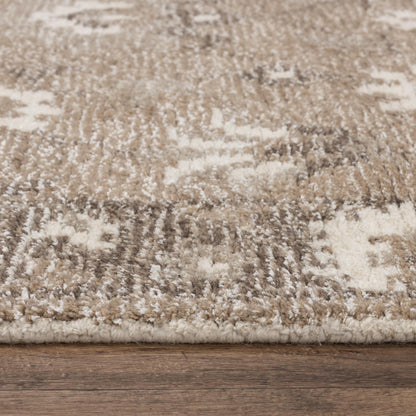 Serena traditional rug, 9' x 12'.