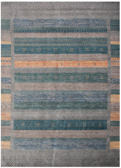 Traditional 2' x 3' rug