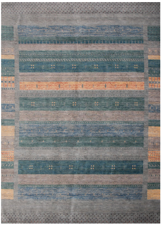 Traditional rug, 2' x 10'.