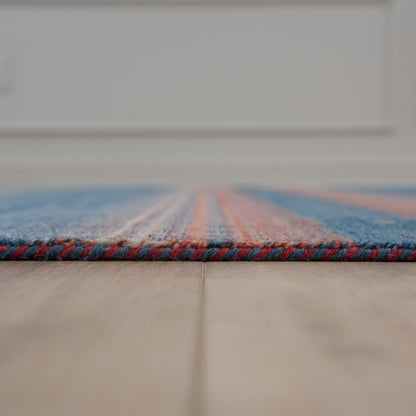 Contemporary rug, 5' x 8'.