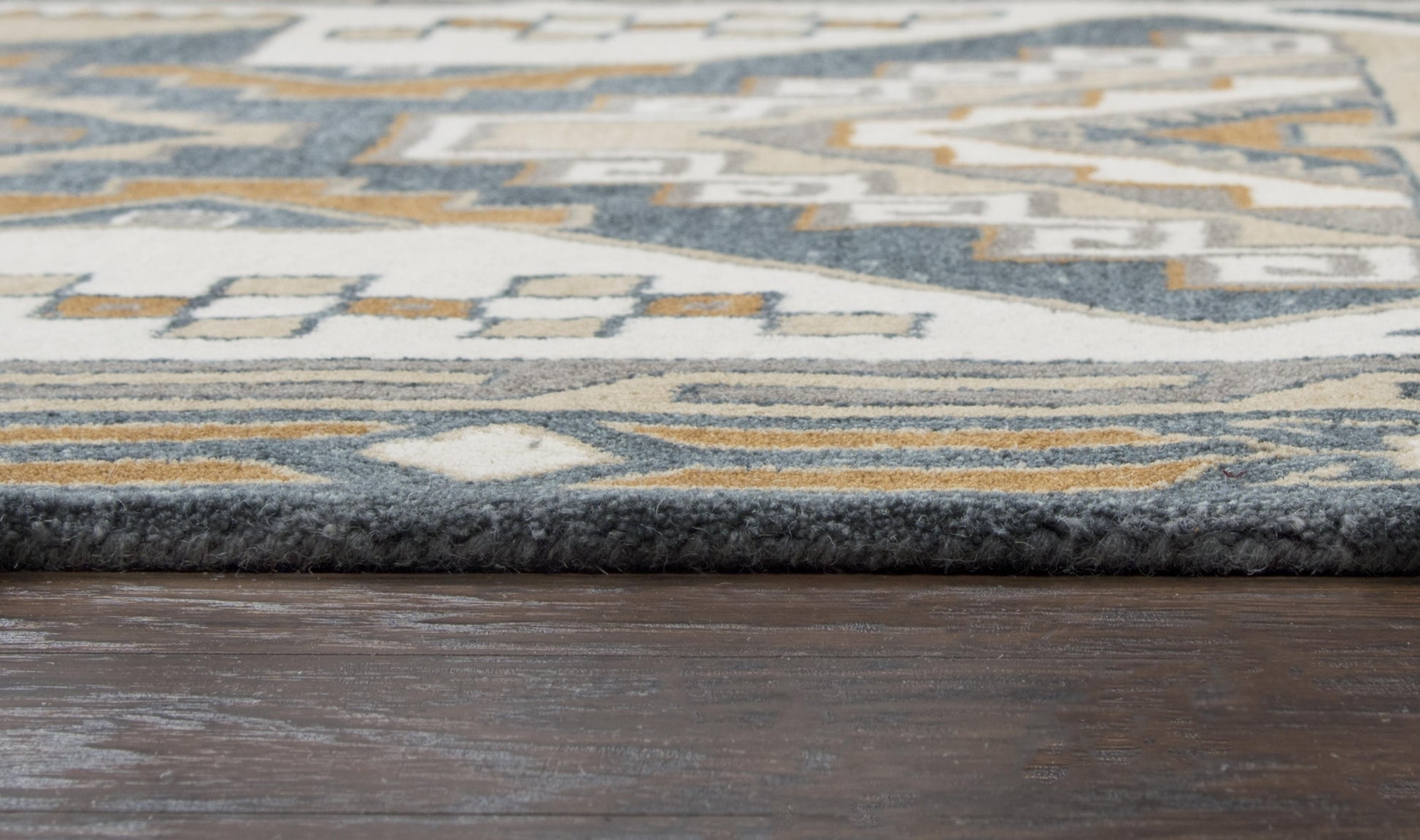 Southwest rustic lodge rug, 3' x 5'.