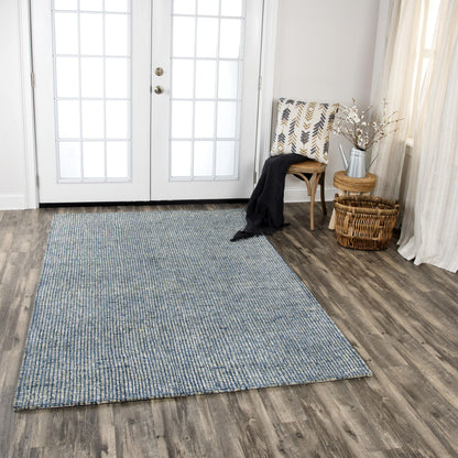 Casual rug, 10' x 13'.