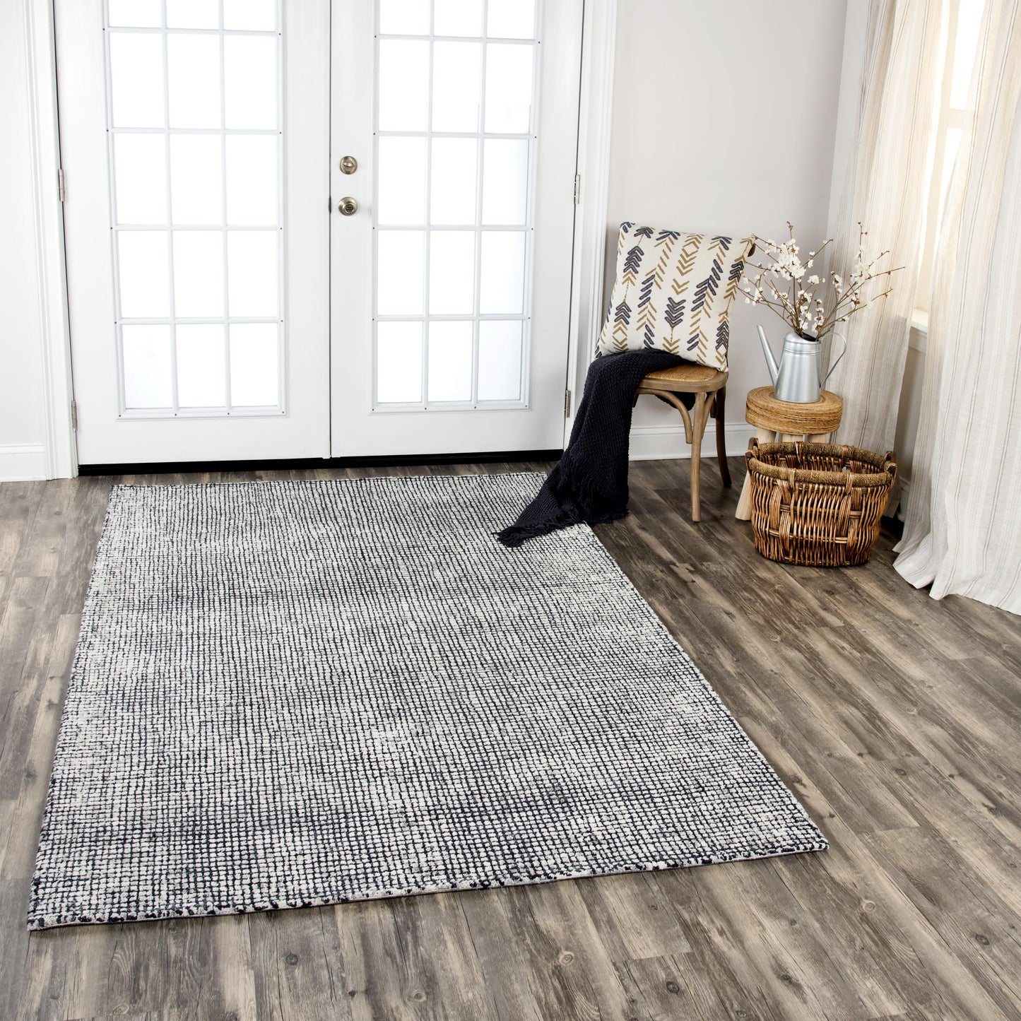 Casual rug, 2' x 8'.