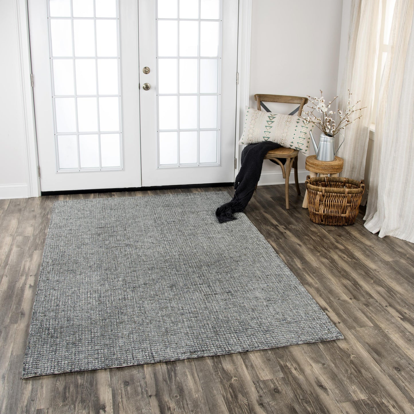 Casual rug, 5' x 8'.