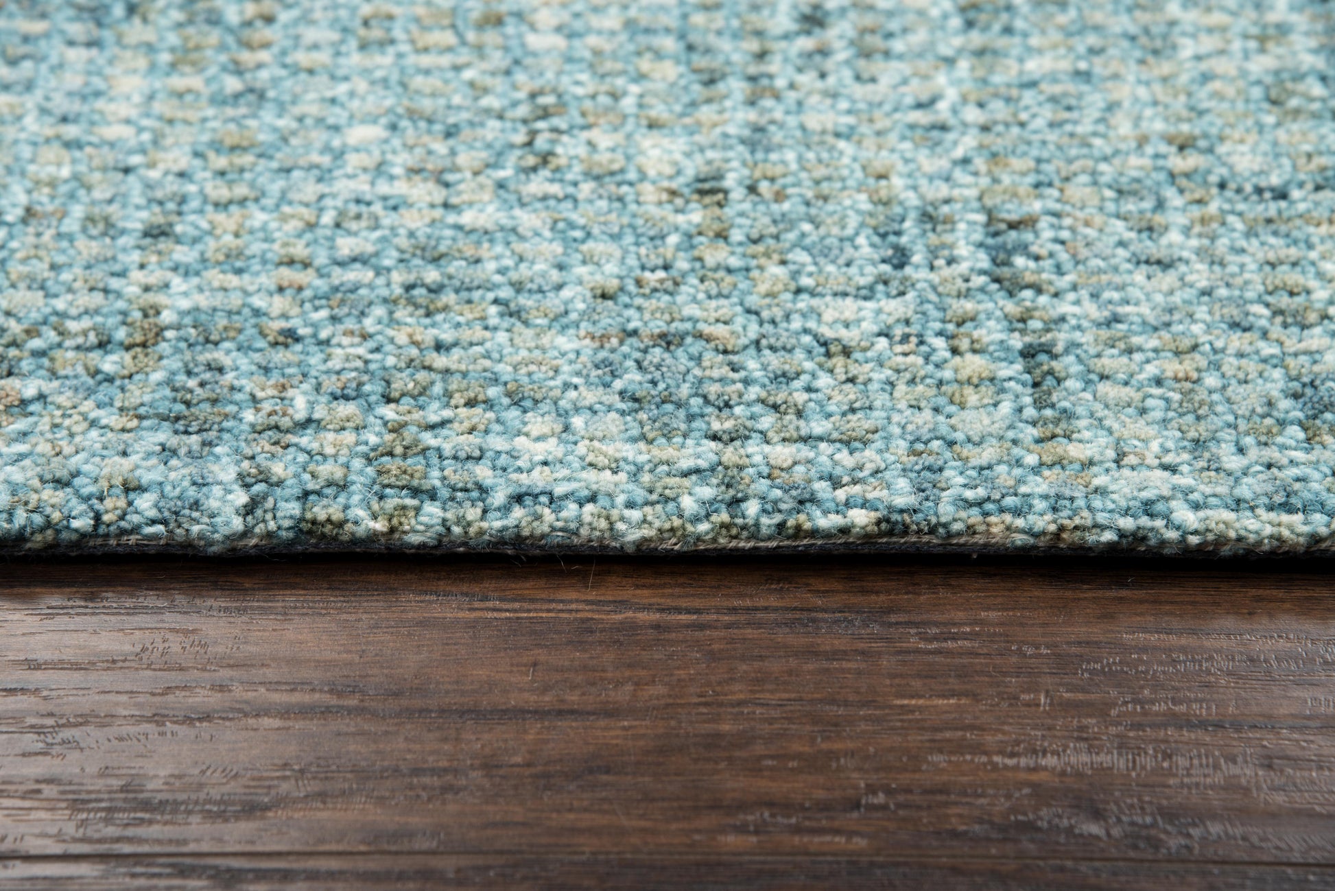 Casual rug, 8' x 10'.
