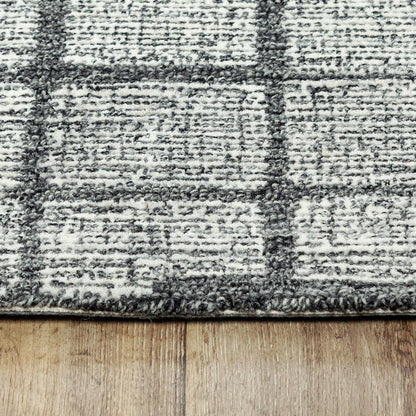 Contemporary area rug, 5' x 8'.