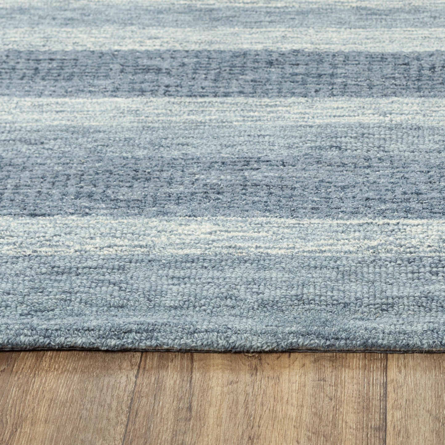 Contemporary rug, 5' x 8'.
