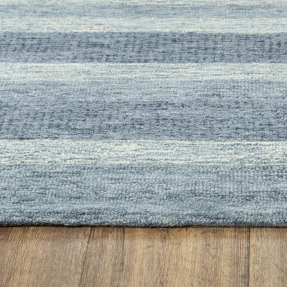 Contemporary rug, 5' x 8'.