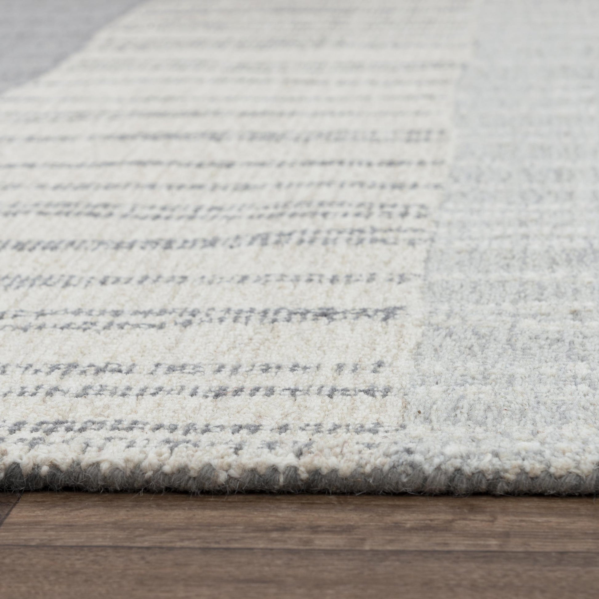 Taylor Contemporary 5' x 8' rug