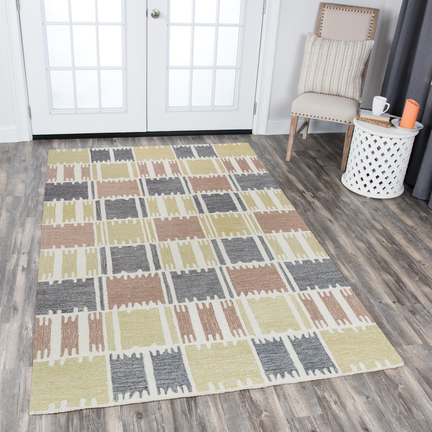 Rectangular rug, contemporary style, 5' x 8'.