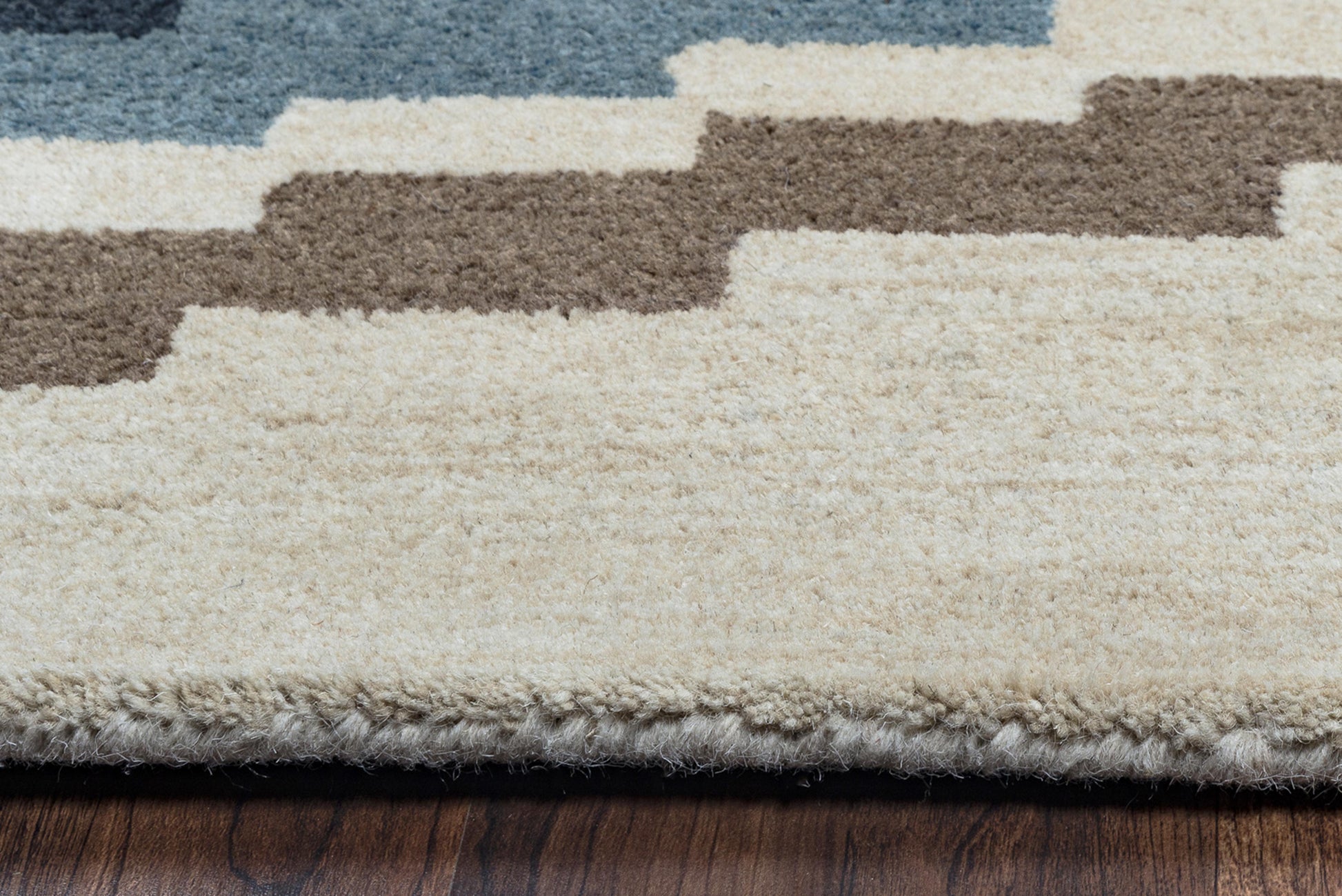 Rug, rustic lodge style, 5' x 8'.