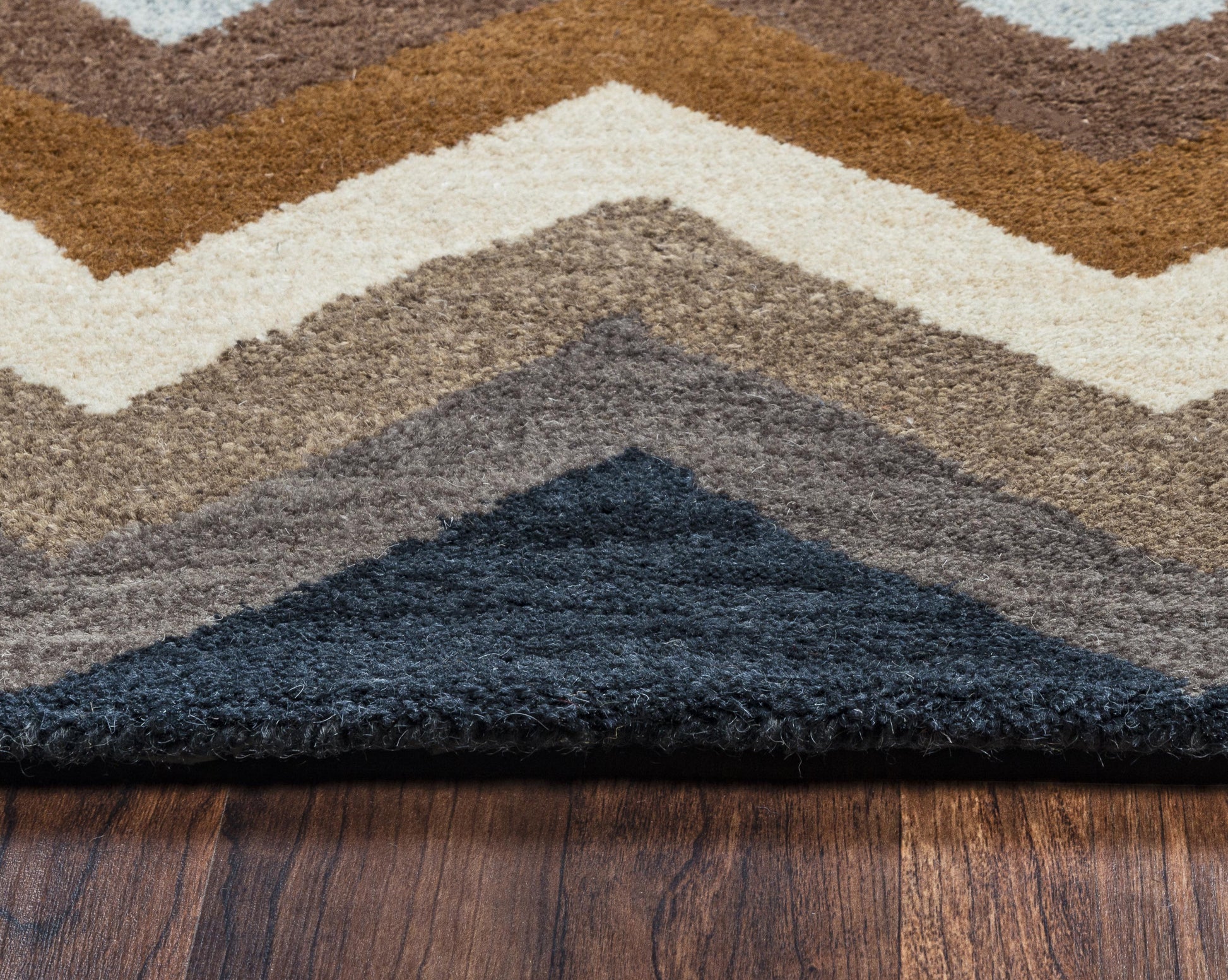 5' x 8' rustic lodge rug.