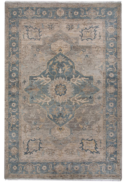 Traditional 8' x 10' rug