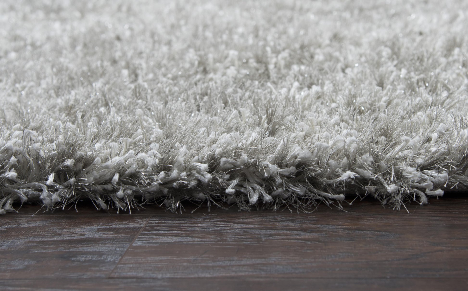 Casual 9' x 12' rug.