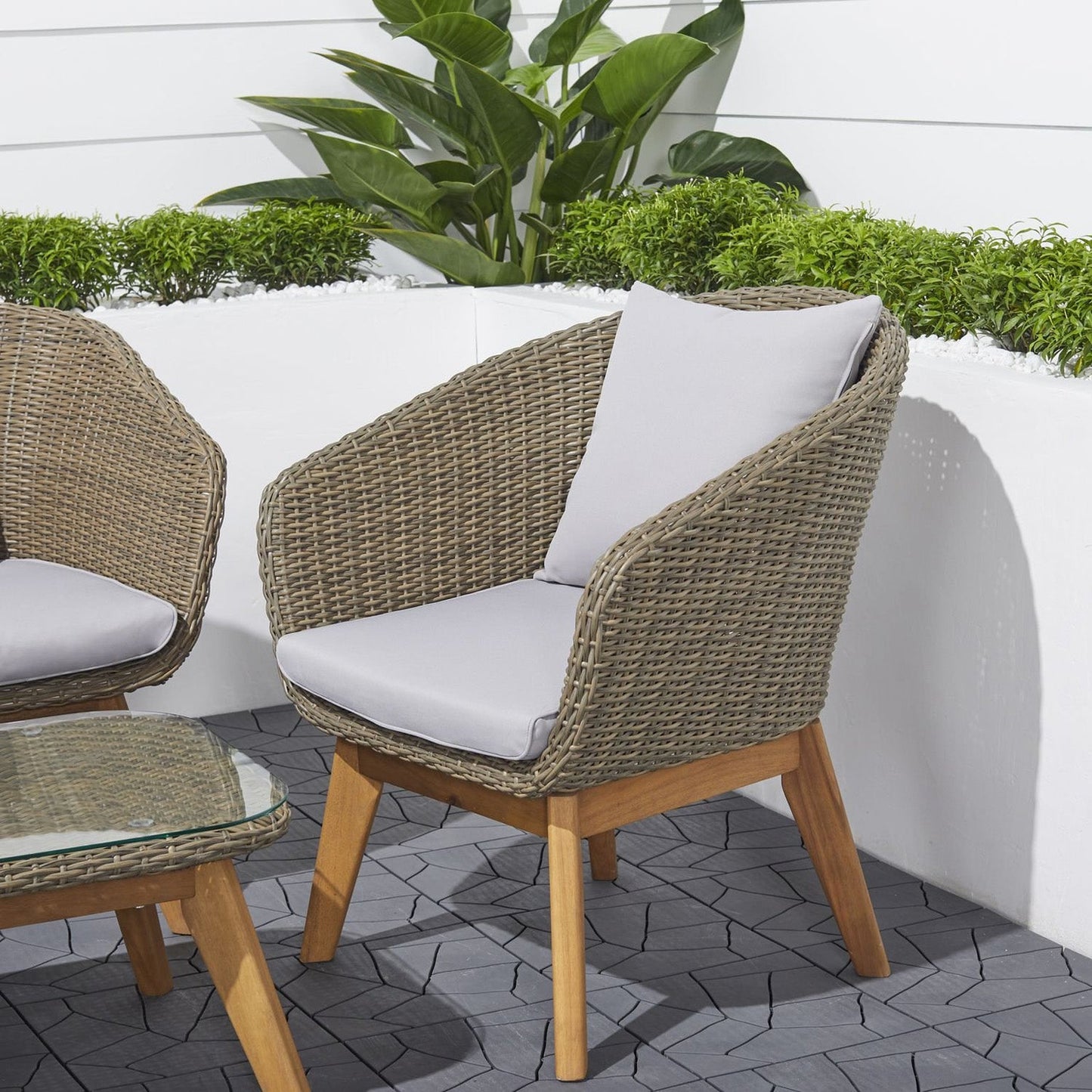 Vifah Grayton 4-piece Rustic All-Weather Patio Wood and Wicker