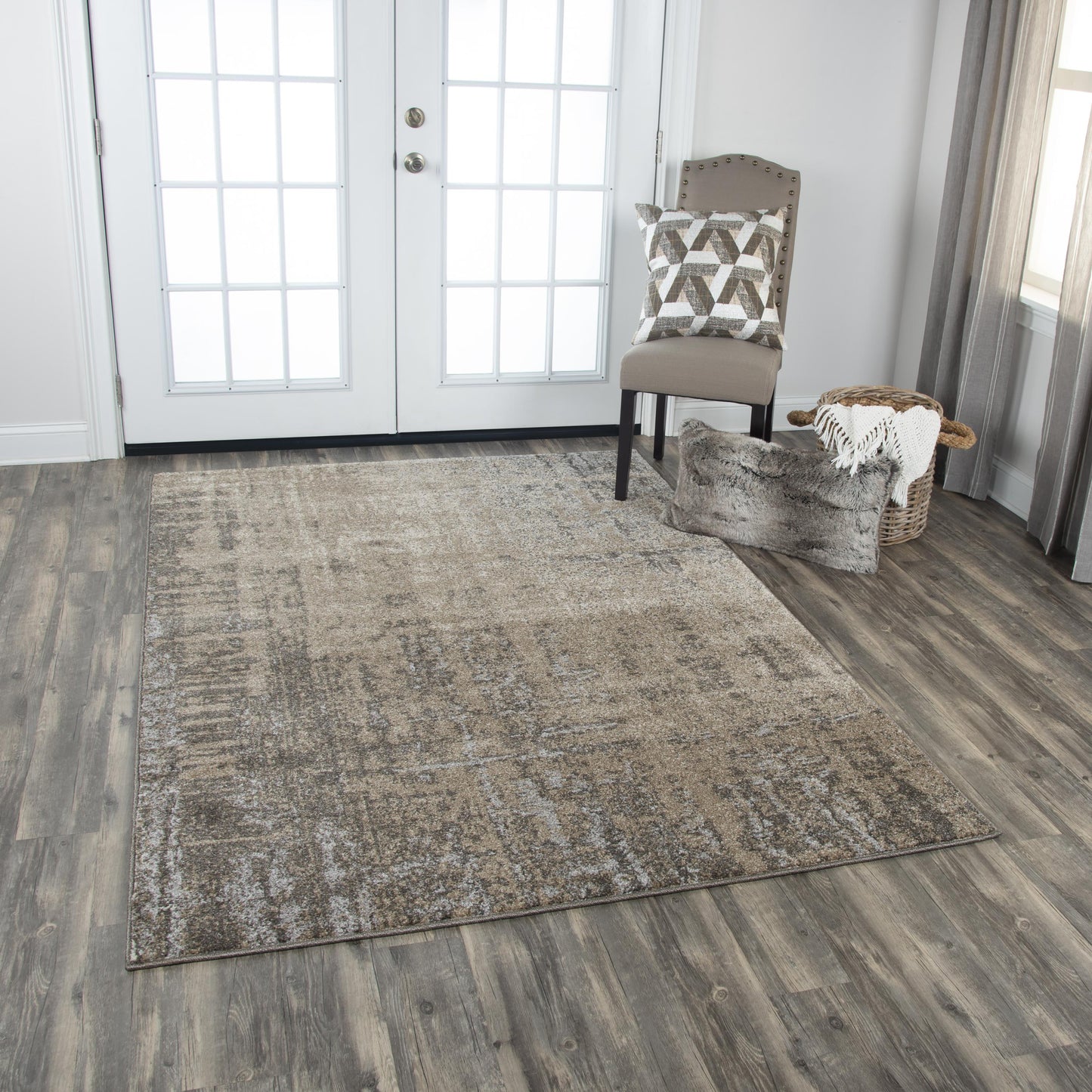 Valencia Contemporary rug, 5' x 8'.