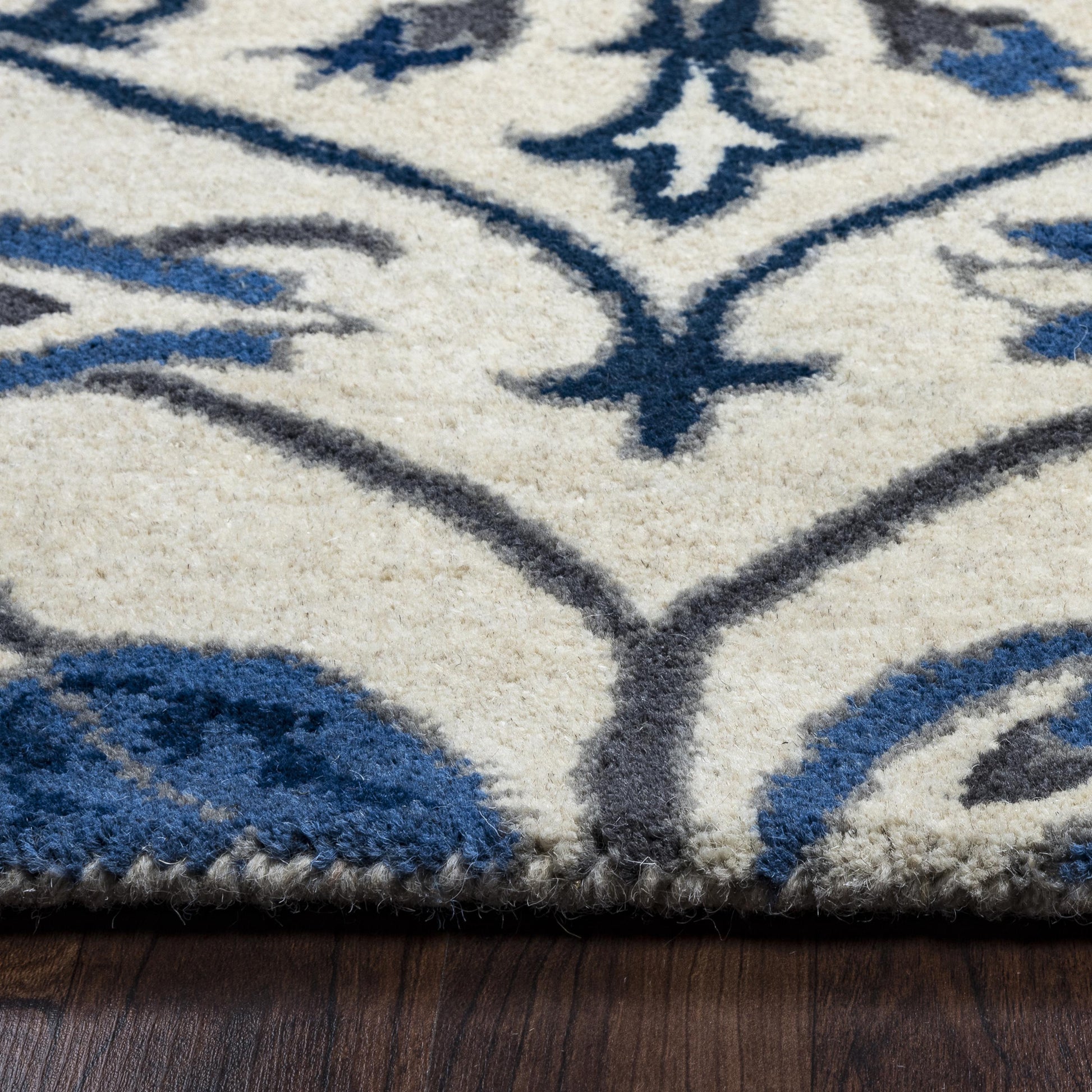 Rug, 10' x 14'.
