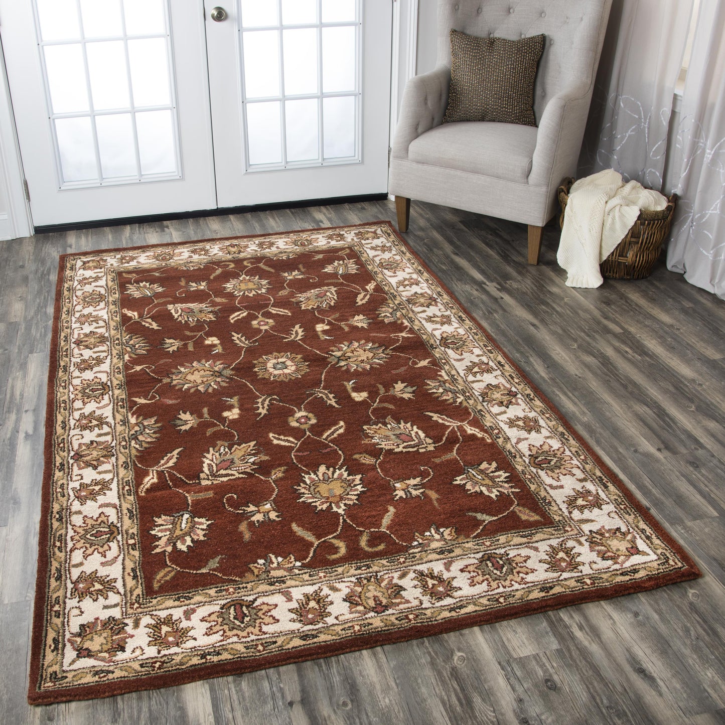 Traditional rug, 2' x 8'.