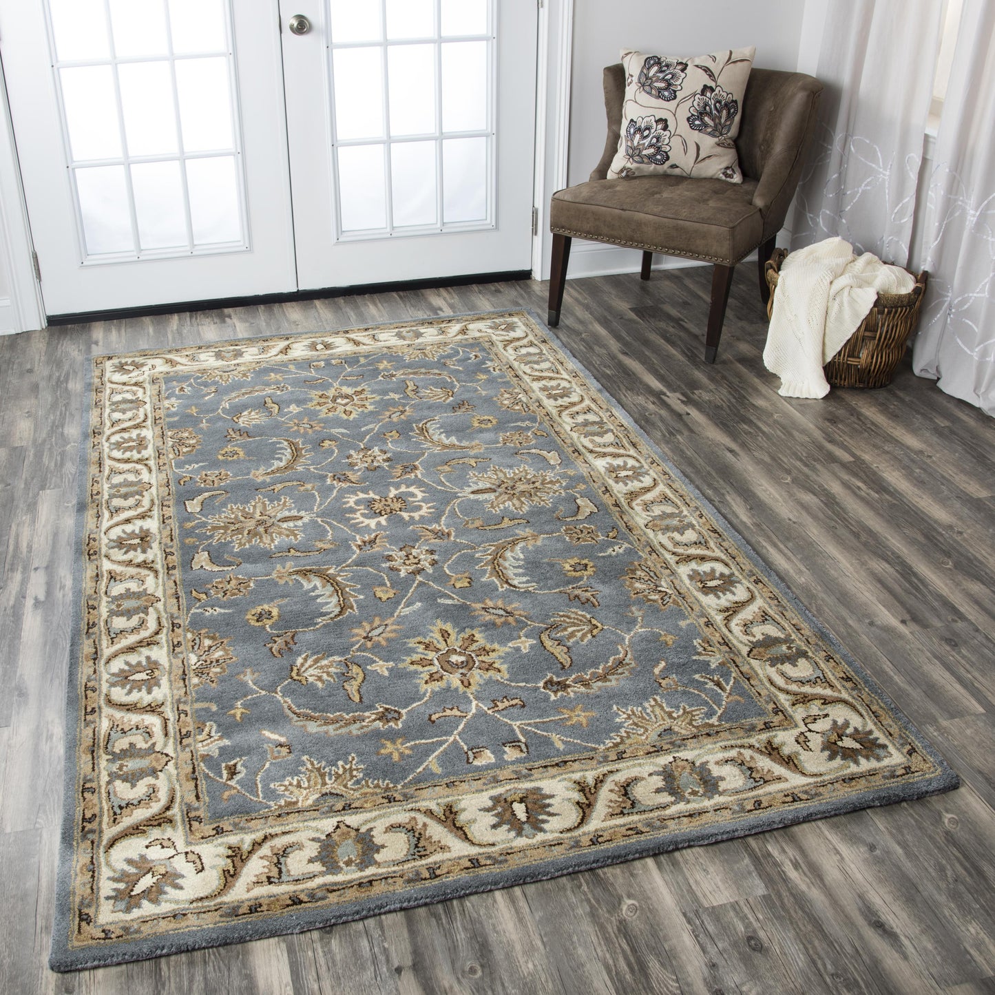 Traditional 3' x 5' rug