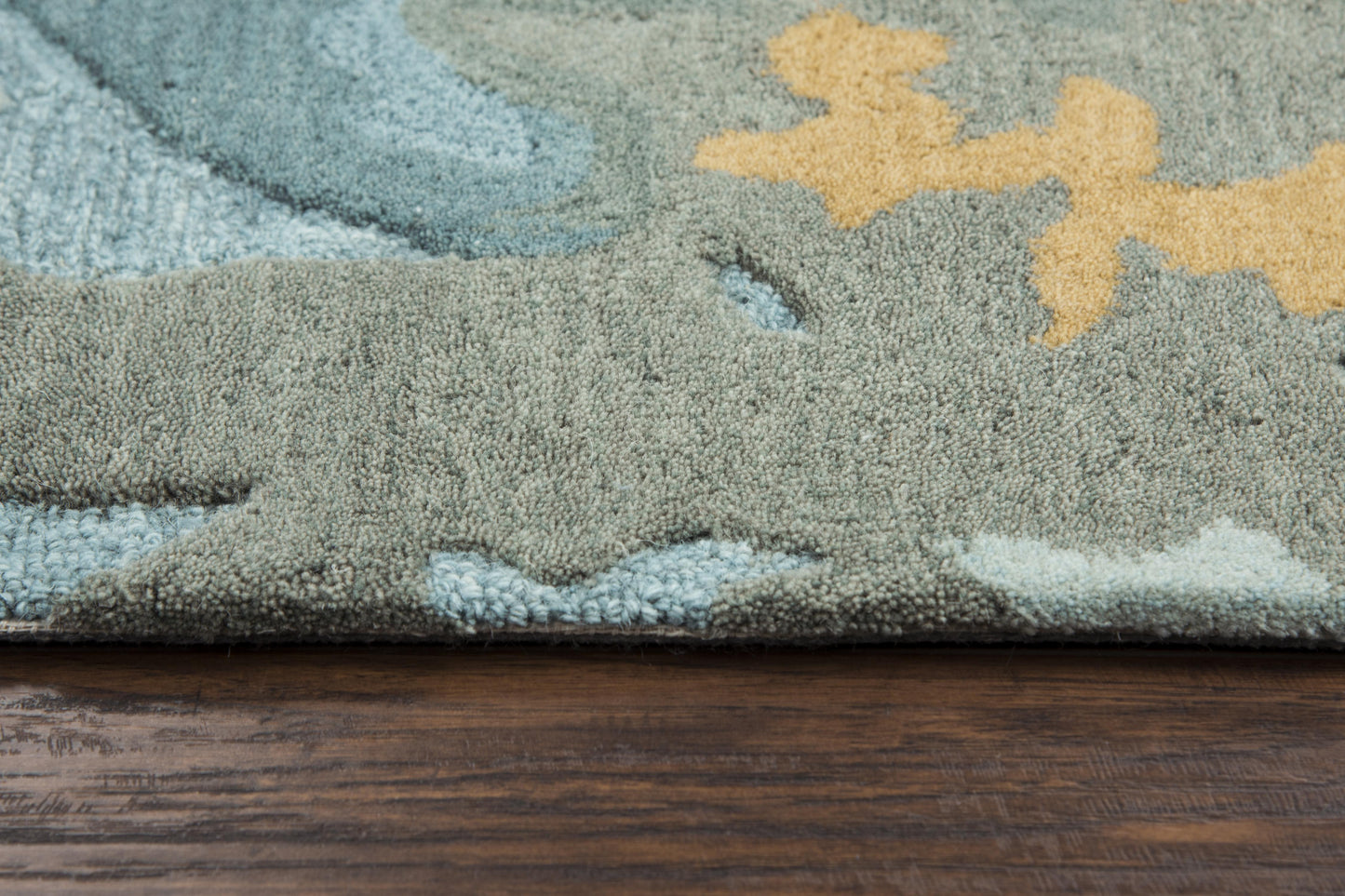 Contemporary area rug, 10' x 13'.