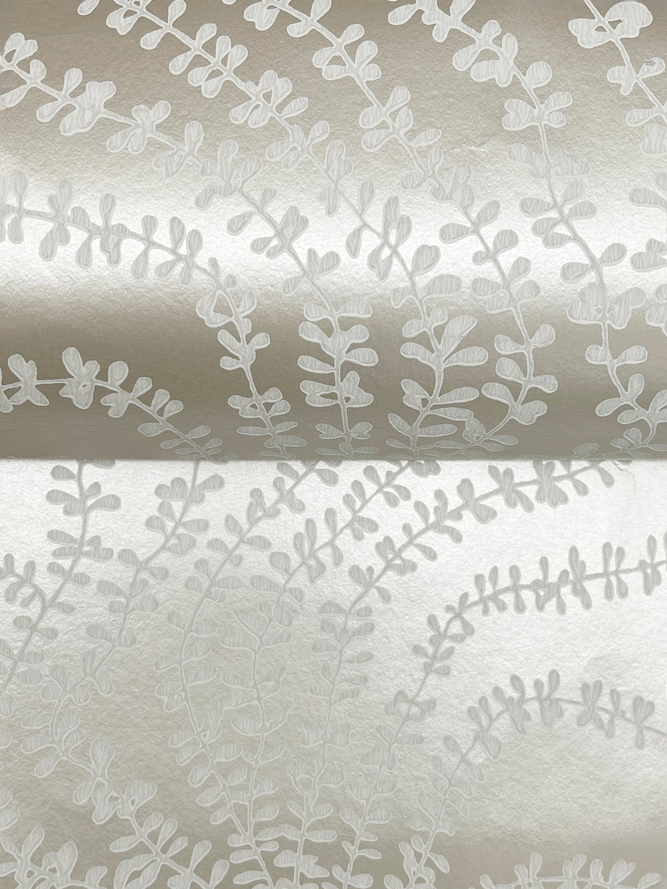 York Wallcoverings Ronald Redding String of Pearls Pearl Vine Wallpaper Botanical Traditional Pearl  Wallpaper - VR1514