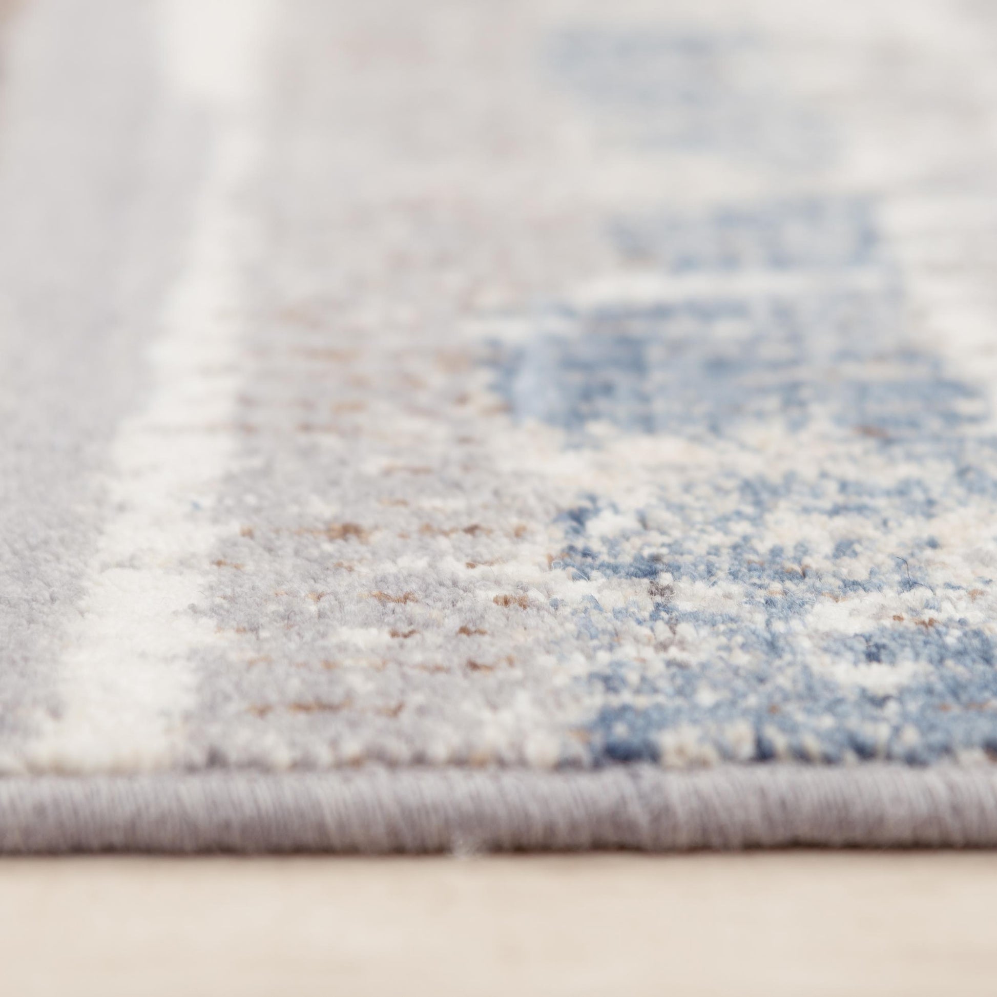 Ventura Transitional rug, 8' x 10'.