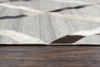 Contemporary rug, 8' x 10'.