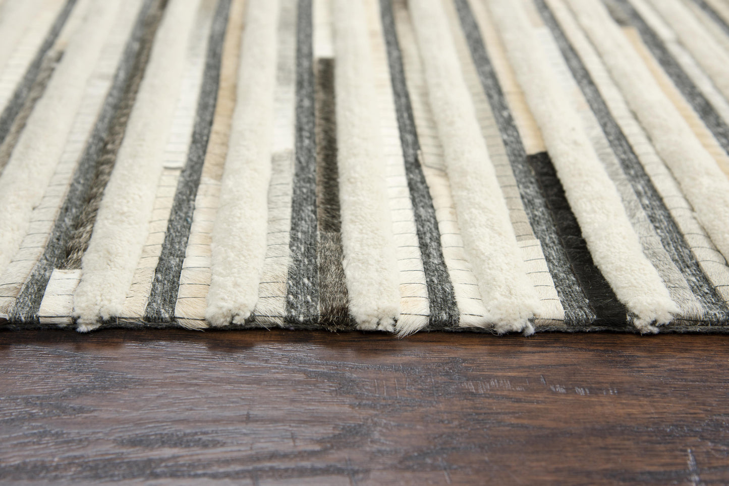 Rug, contemporary style, 5' x 8'.